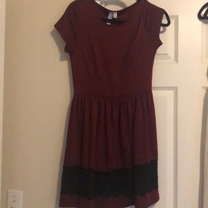 Francesca’s maroon dress size large